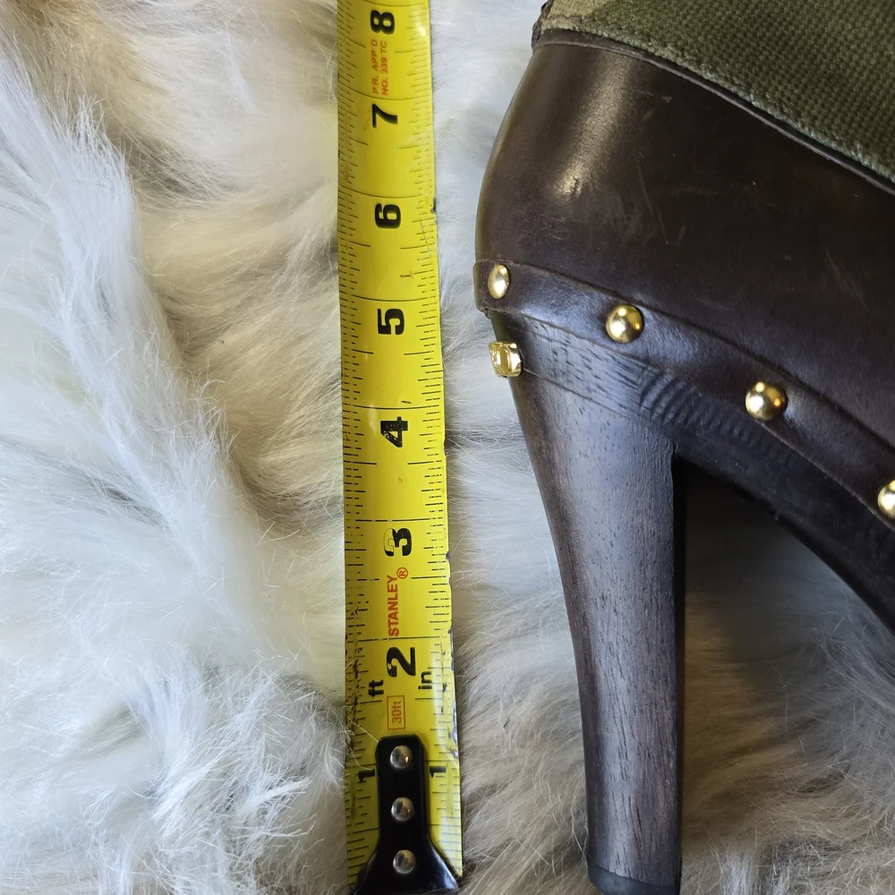 Michael Kors Camo 5 Inch Heel Lace Up Duck Boots - Picture 15 of 16
